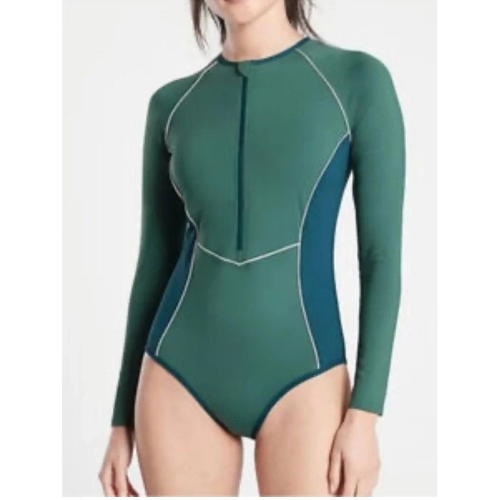 Athleta Women's Medium Swimsuit Cortes Long Sleeve One Piece Rash Guard in Green